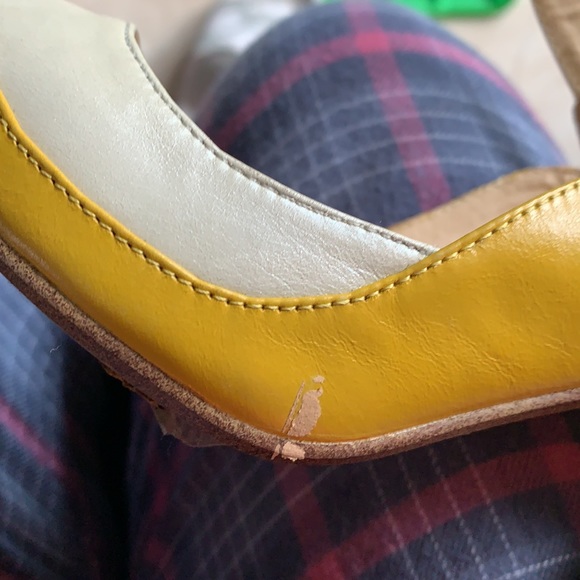 Cute shoes used a few times . - Picture 6 of 8